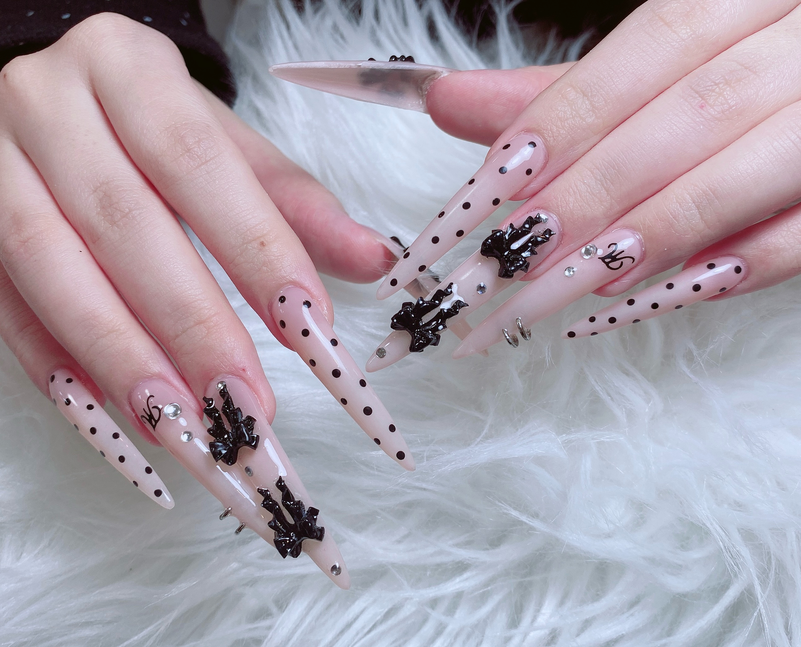 rei_nail1