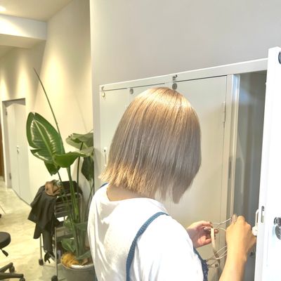 カット+髪質補修ケアブリーチカラー+高濃度ケラチントリートメント✨️