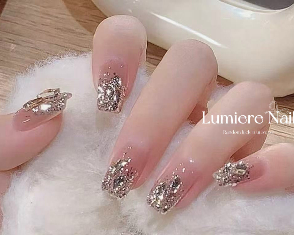 lumiere_Nail