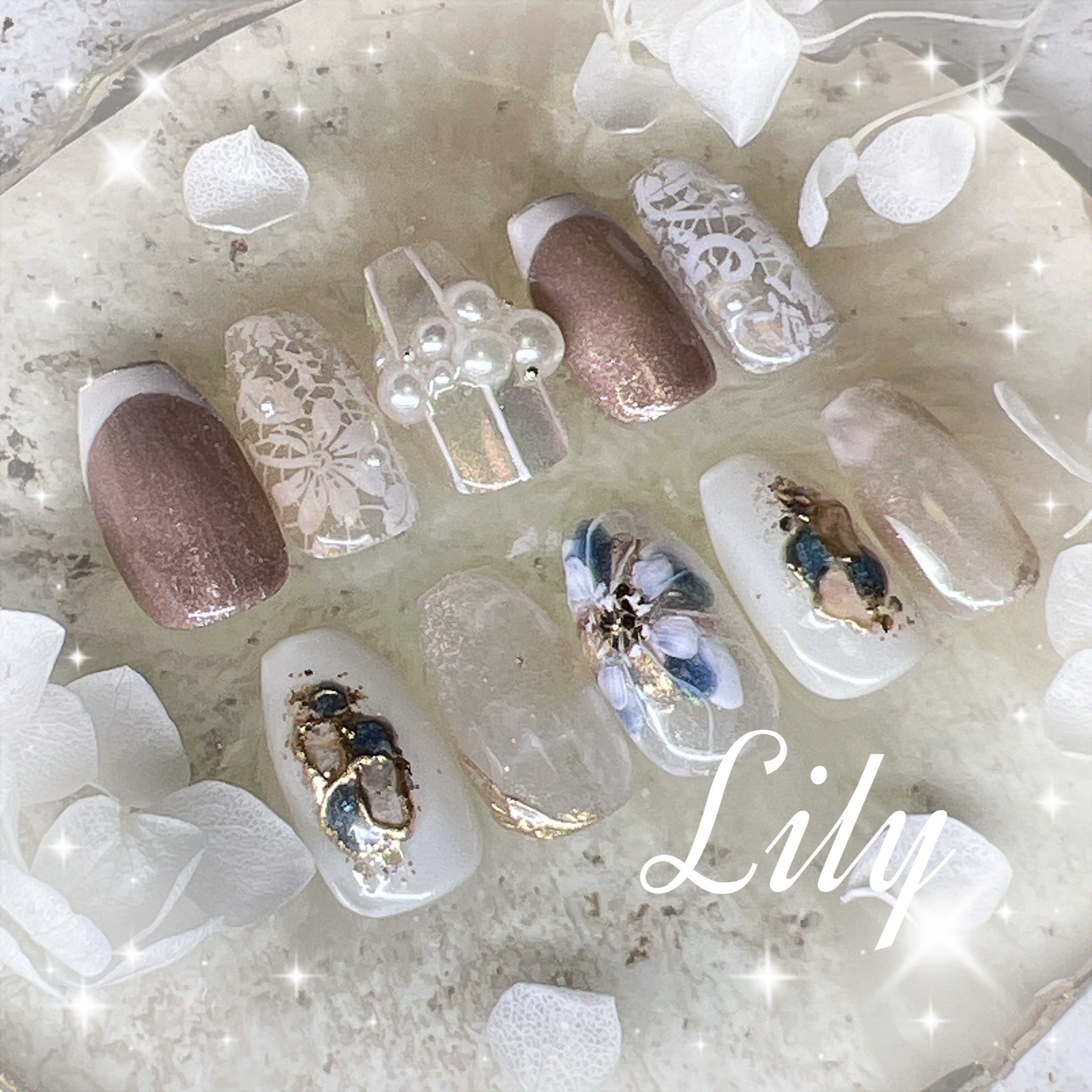 Lily.nail