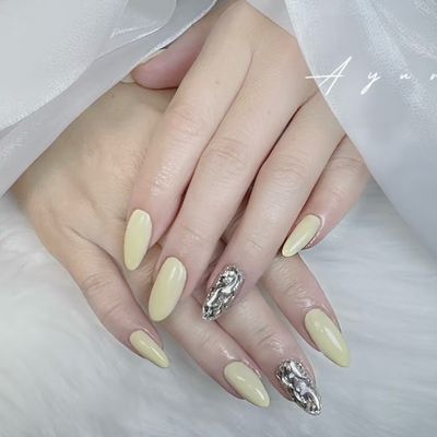 自爪ワンカラー+埋め尽くし2本orドット2本orパーツ2個