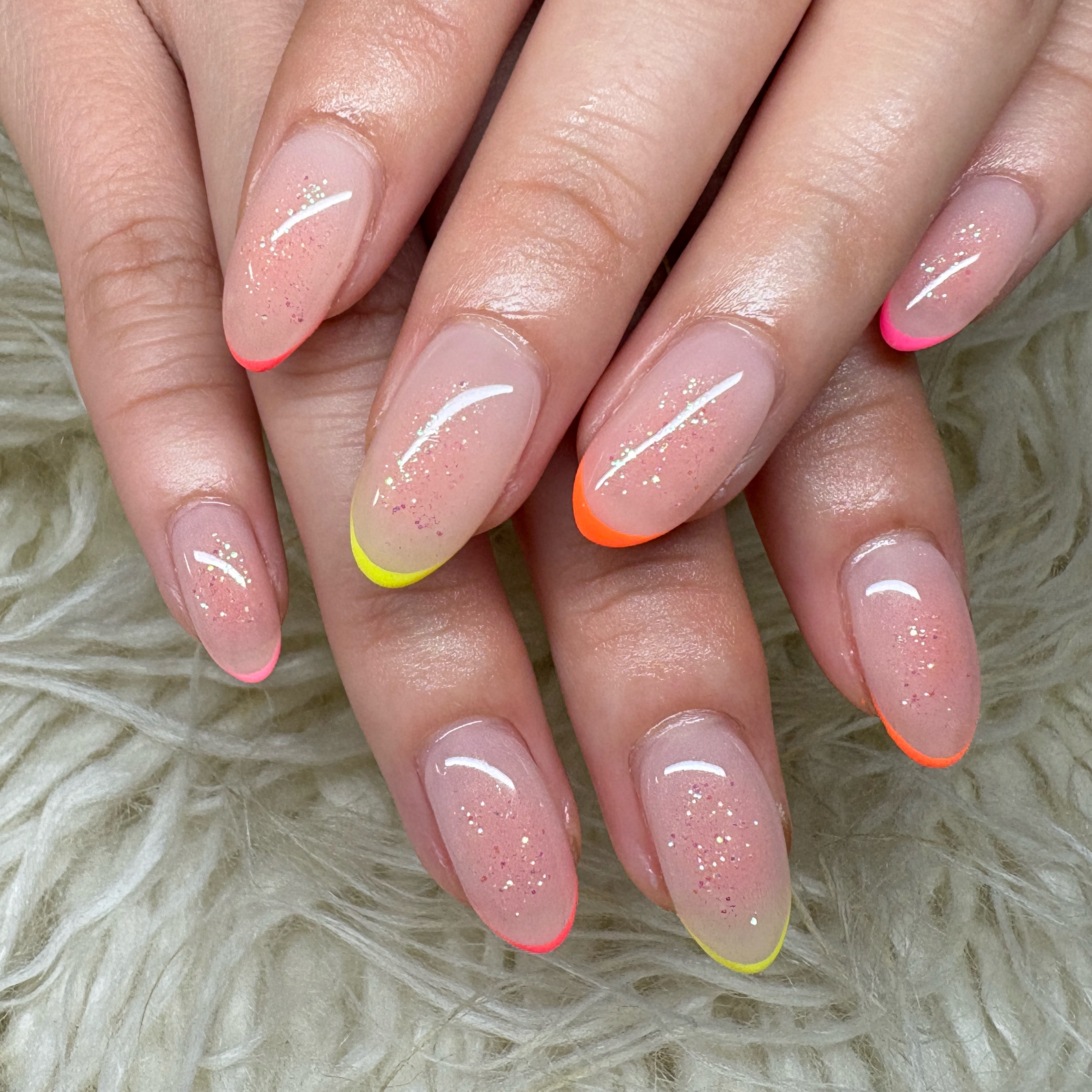 Nail_salon_LuaR