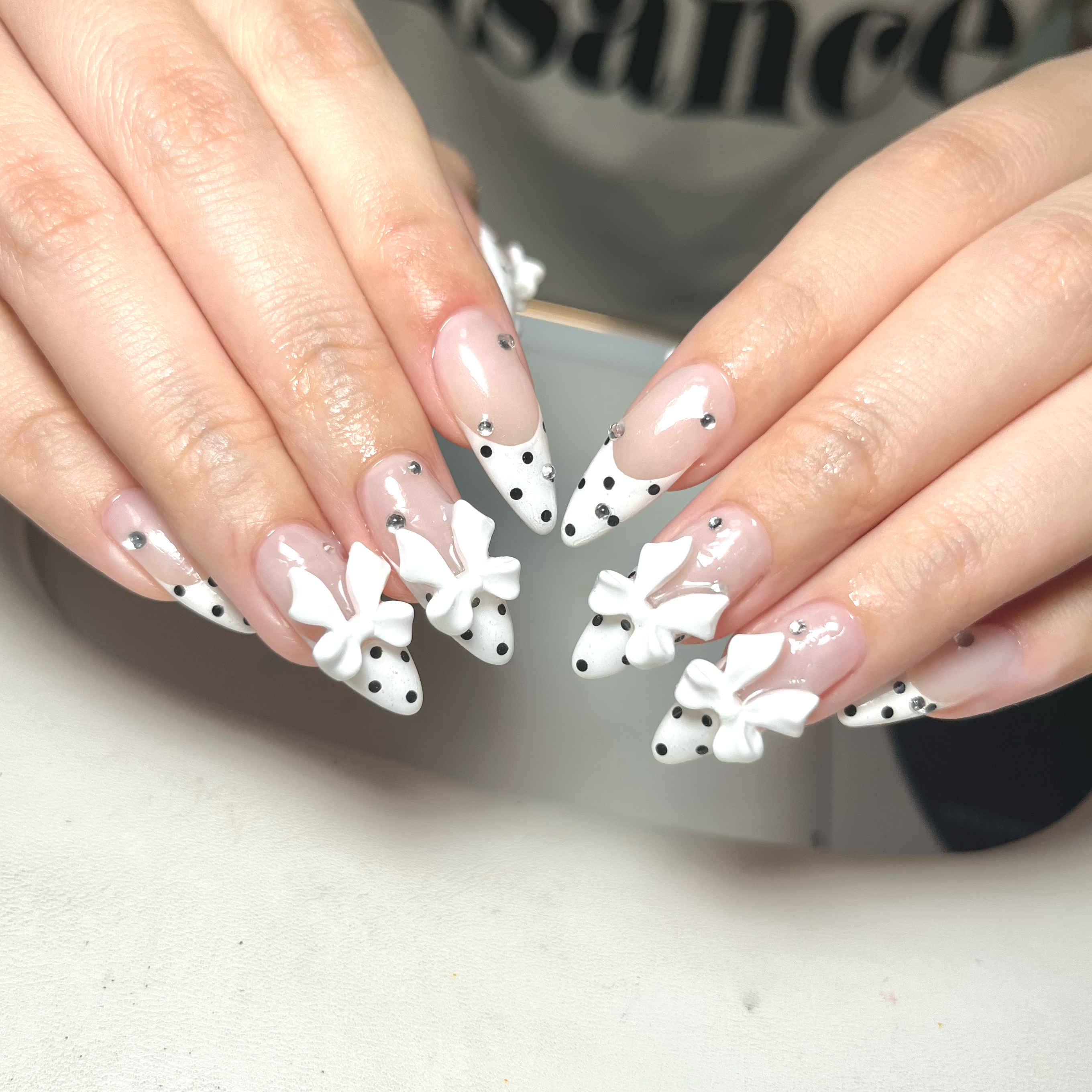 NailSalon_Amulet
