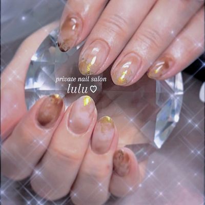 ネイリストにおまかせ　ニュアンス、オフィス等
フラットデザイン　

