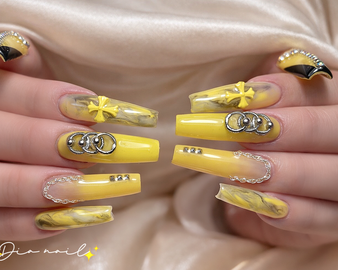 Dia.nail