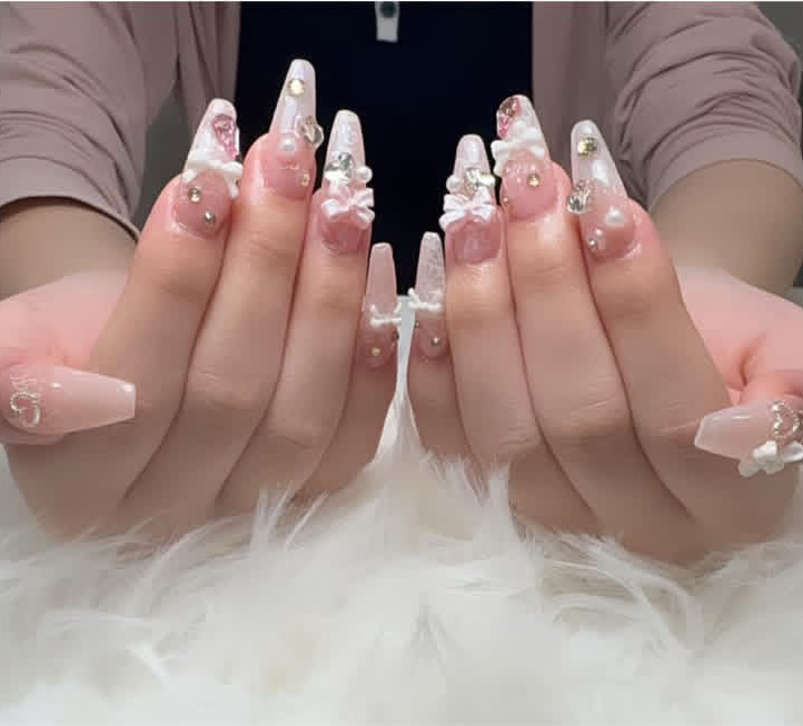AMI_NAIL_KEBUKURO