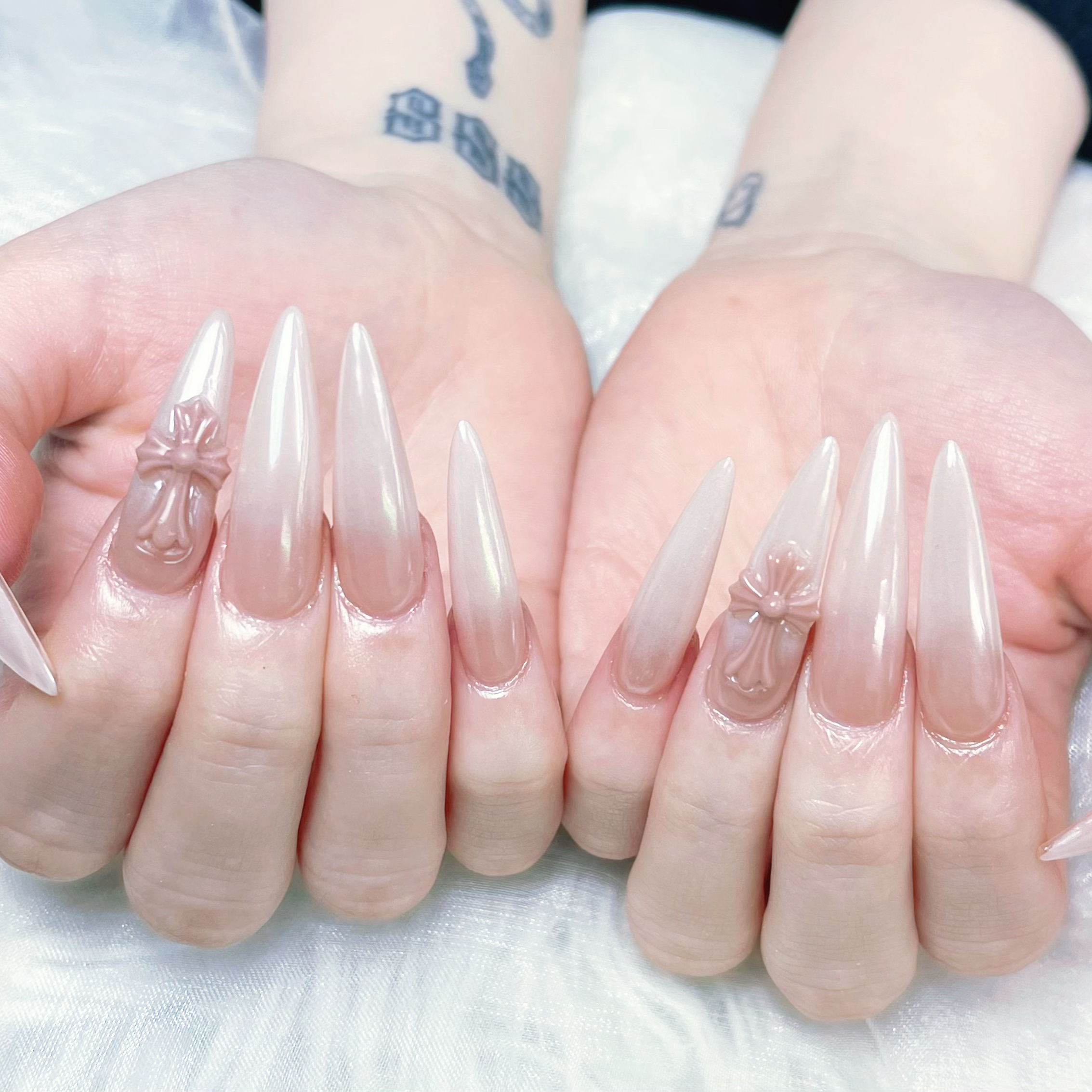 Bloom_Nail