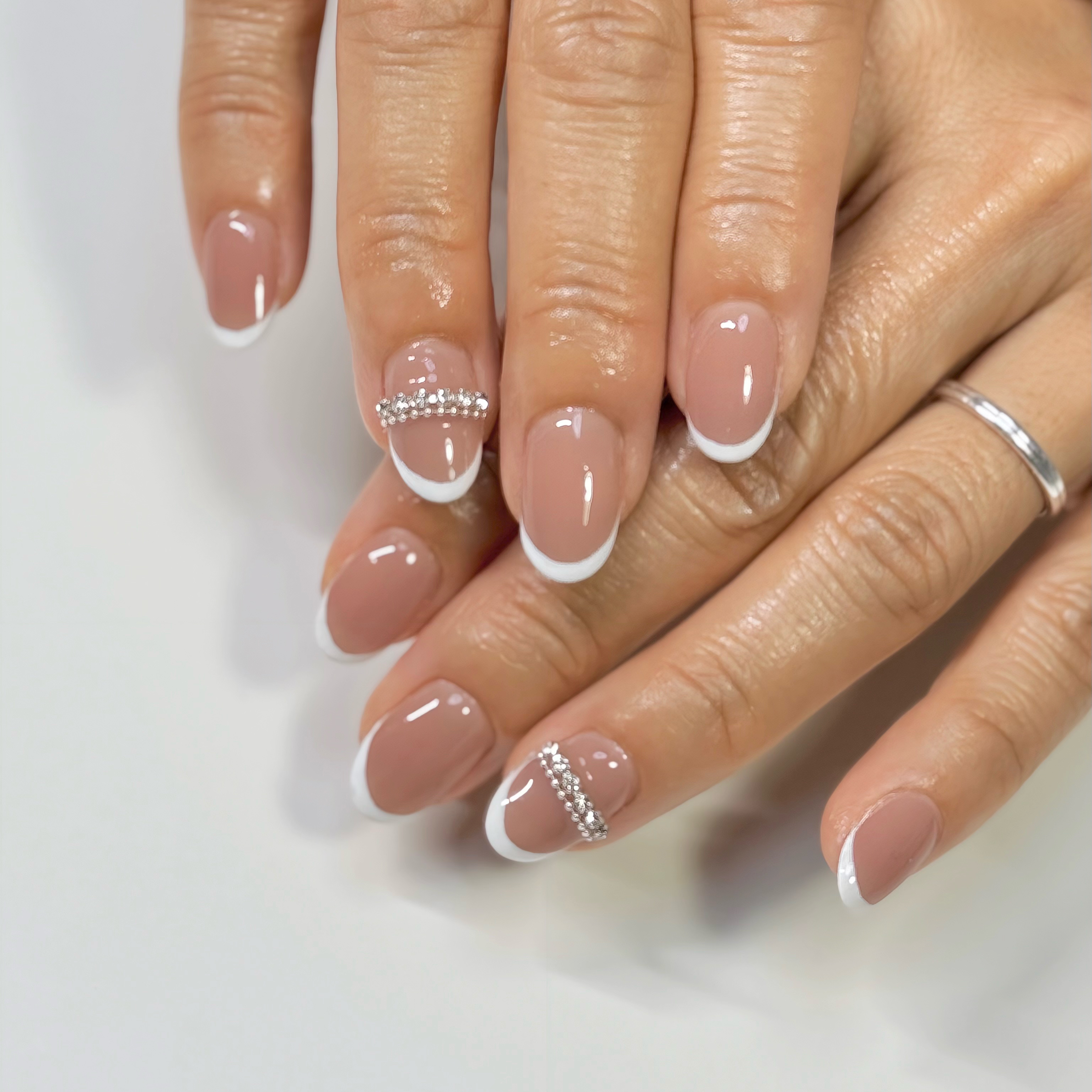emona__nail