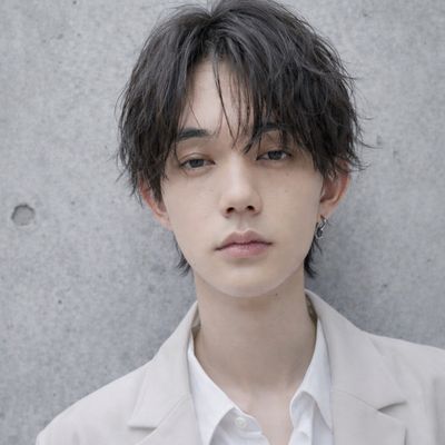 【跳ねない】センターパートカット+ニュアンスパーマ／ルーズパーマ