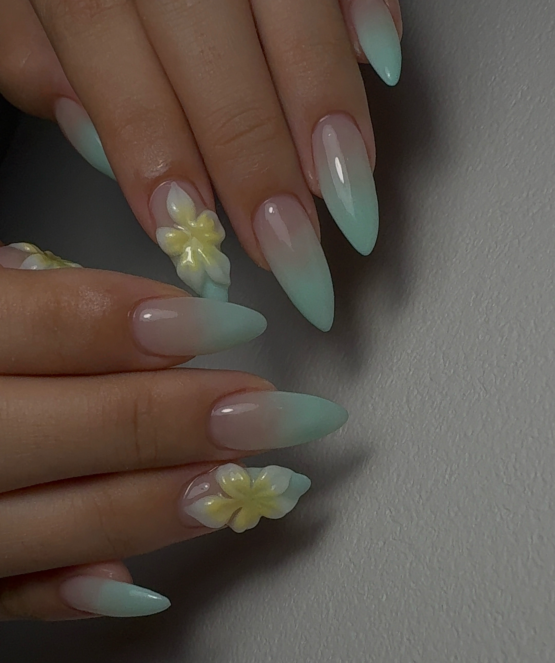 nuenail_halu