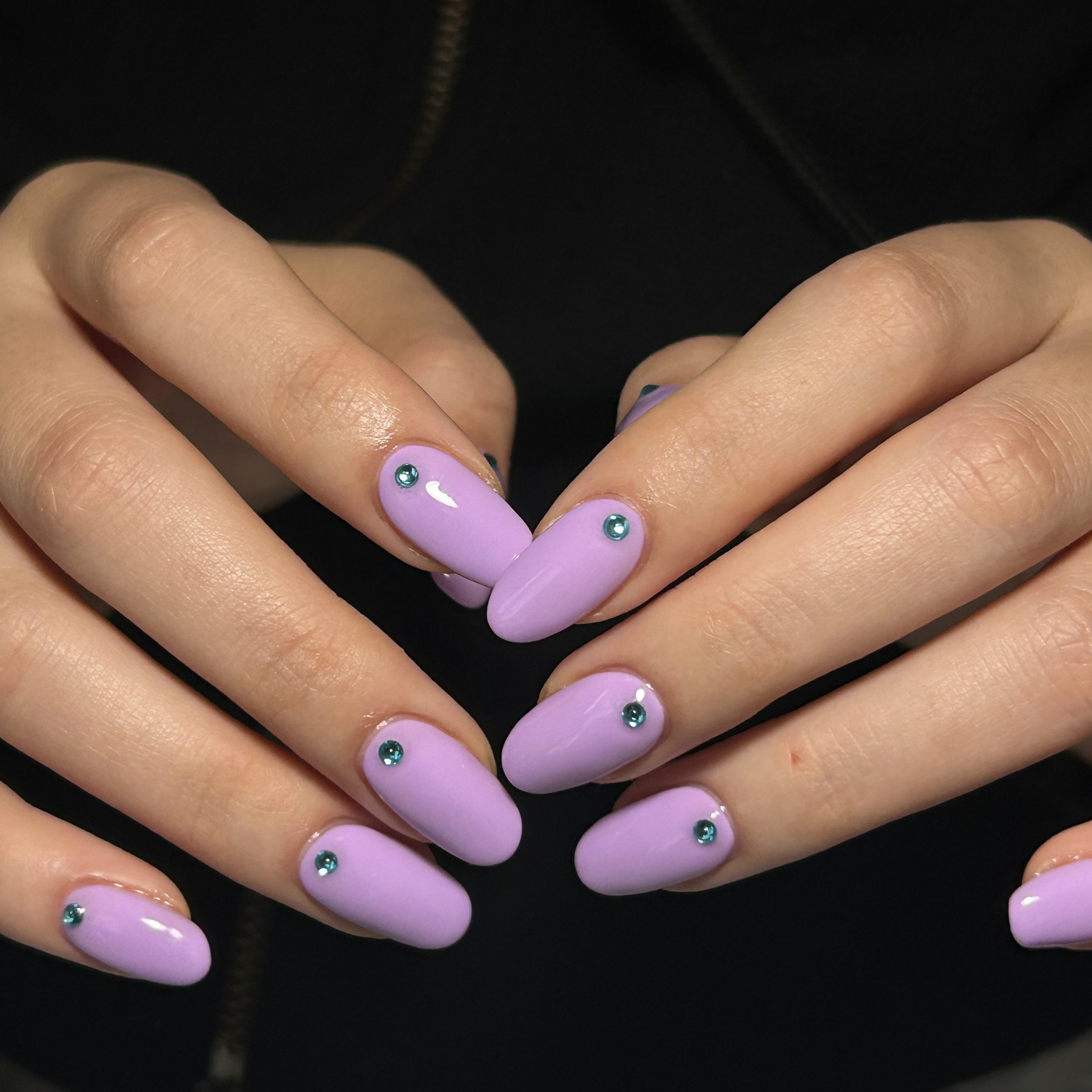earthly.nail