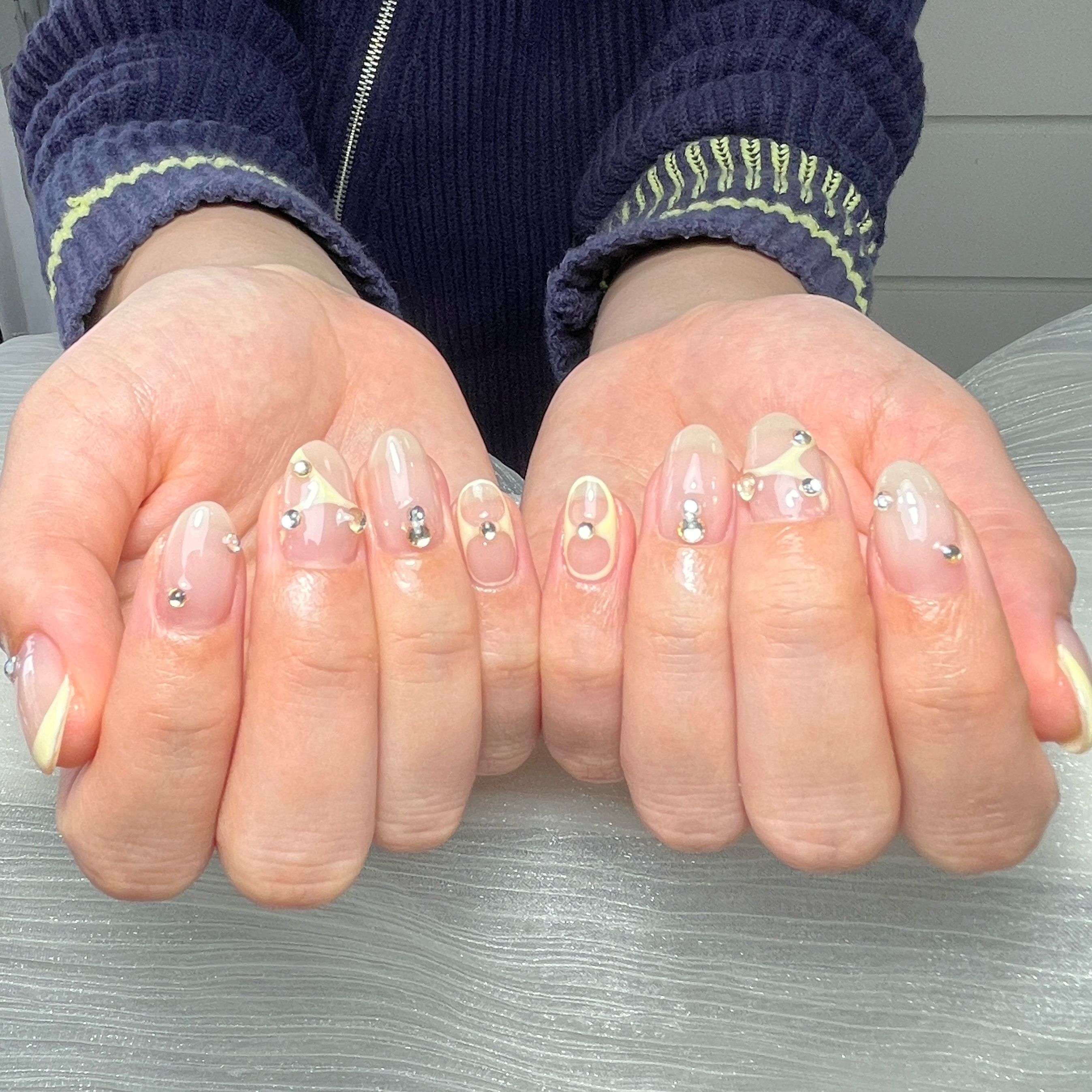 PeachNail_staff