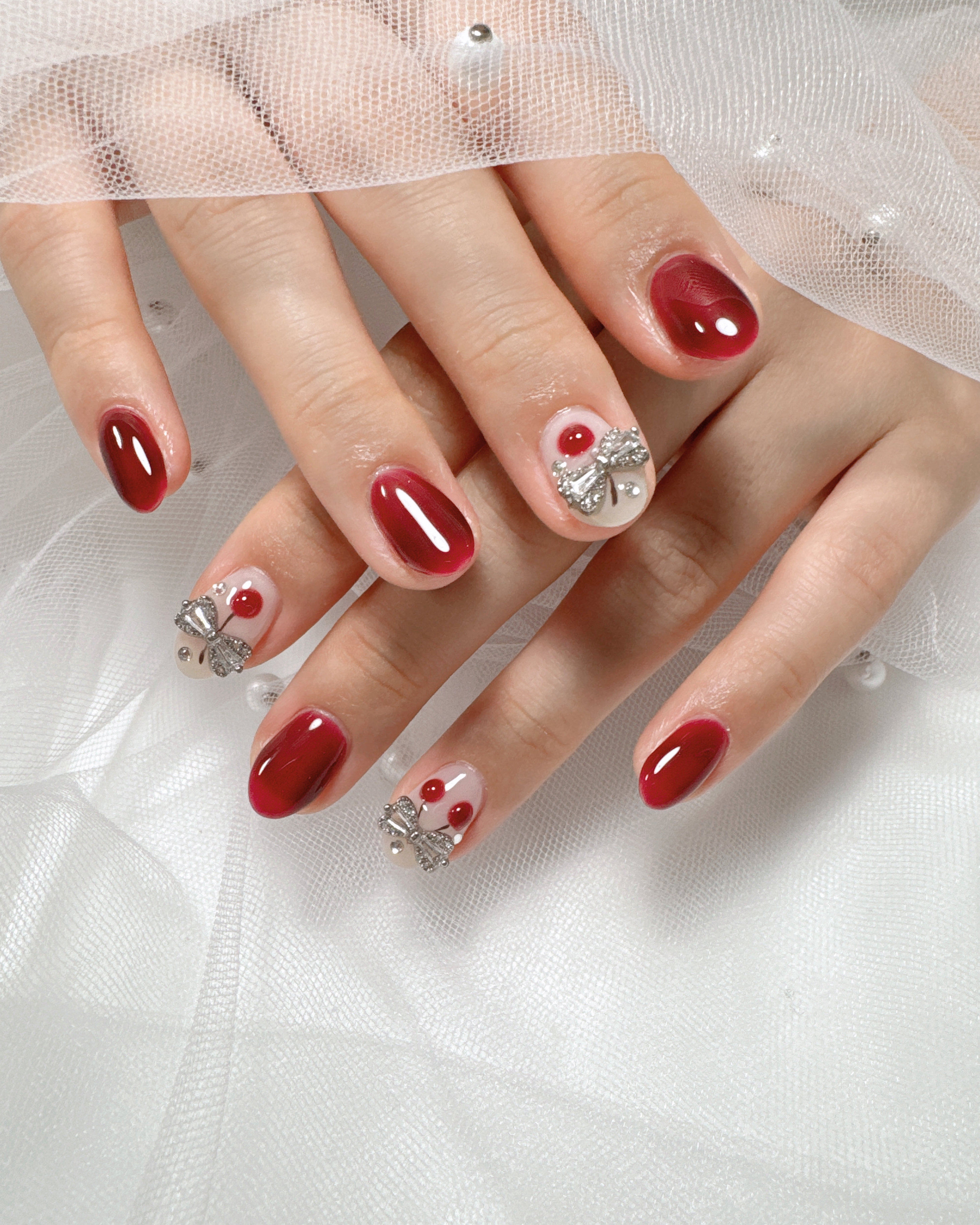 TIARA.NAIL