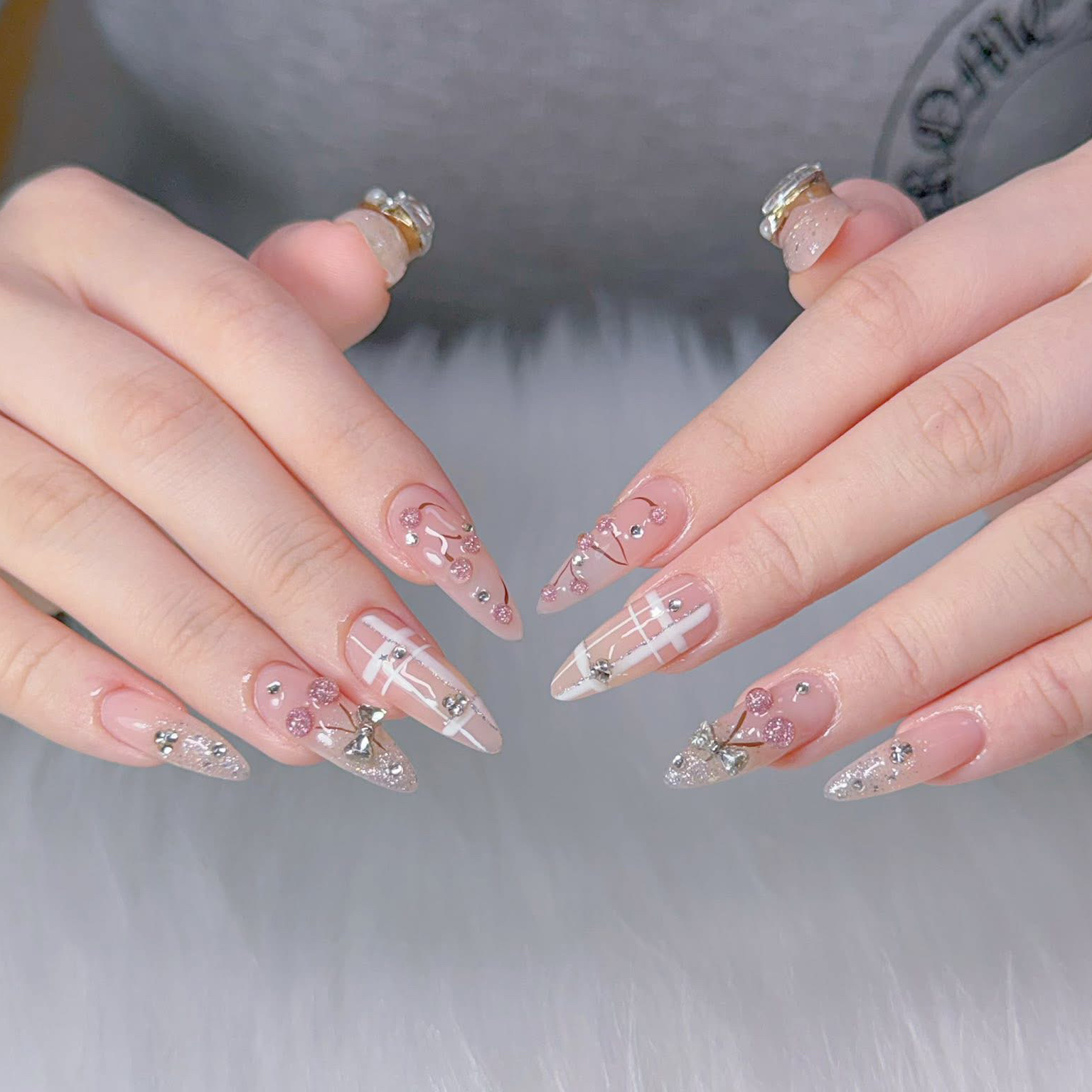 GOHOUBI_Nail