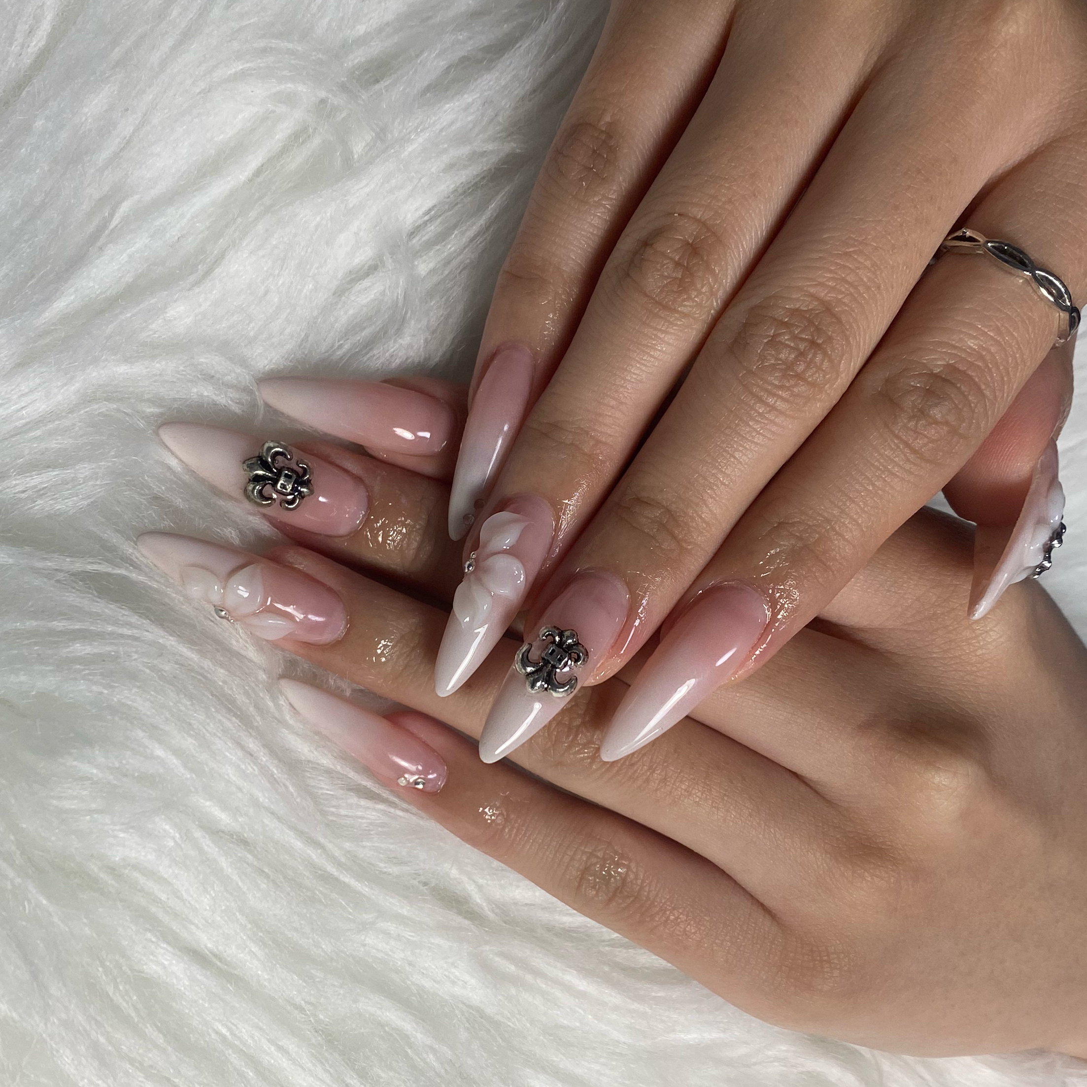 Celine_nail