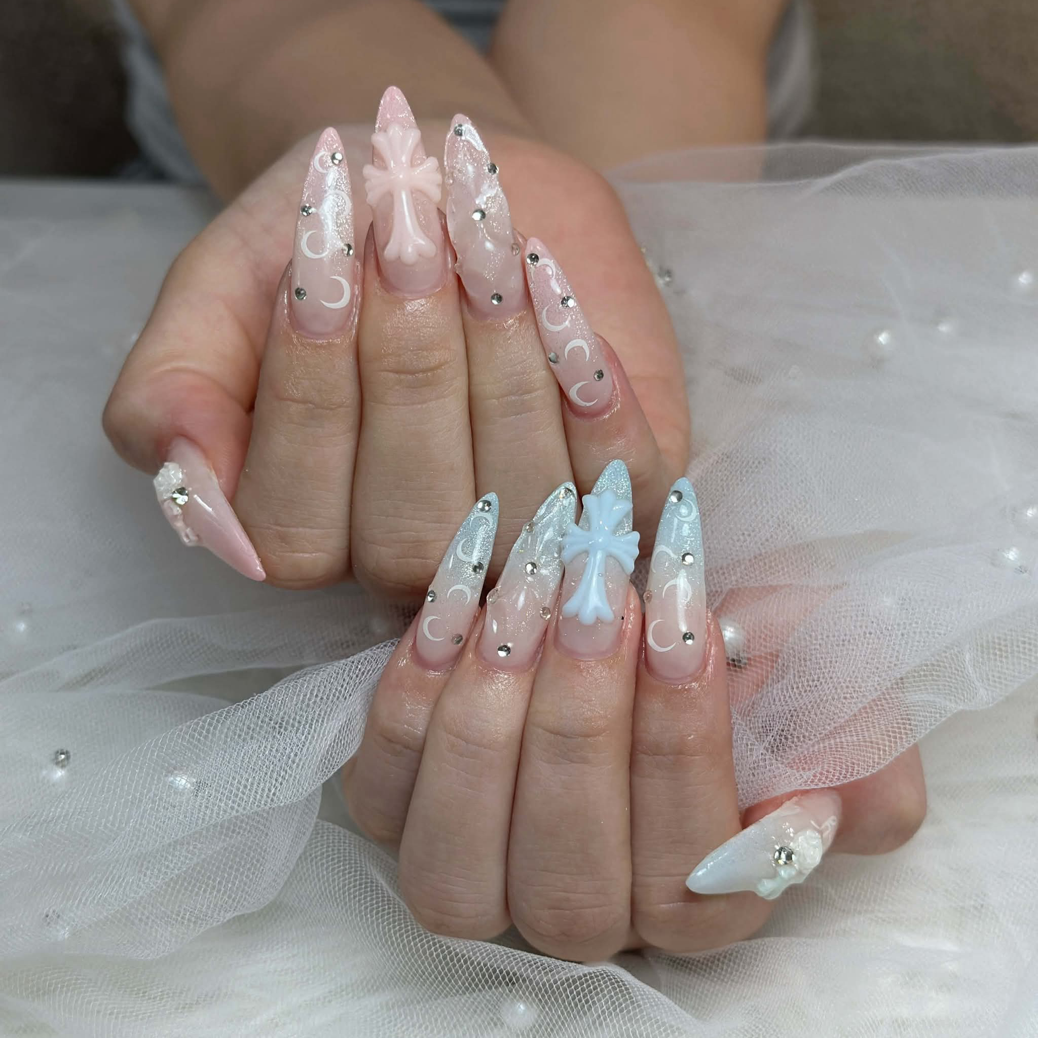 elinails_emi
