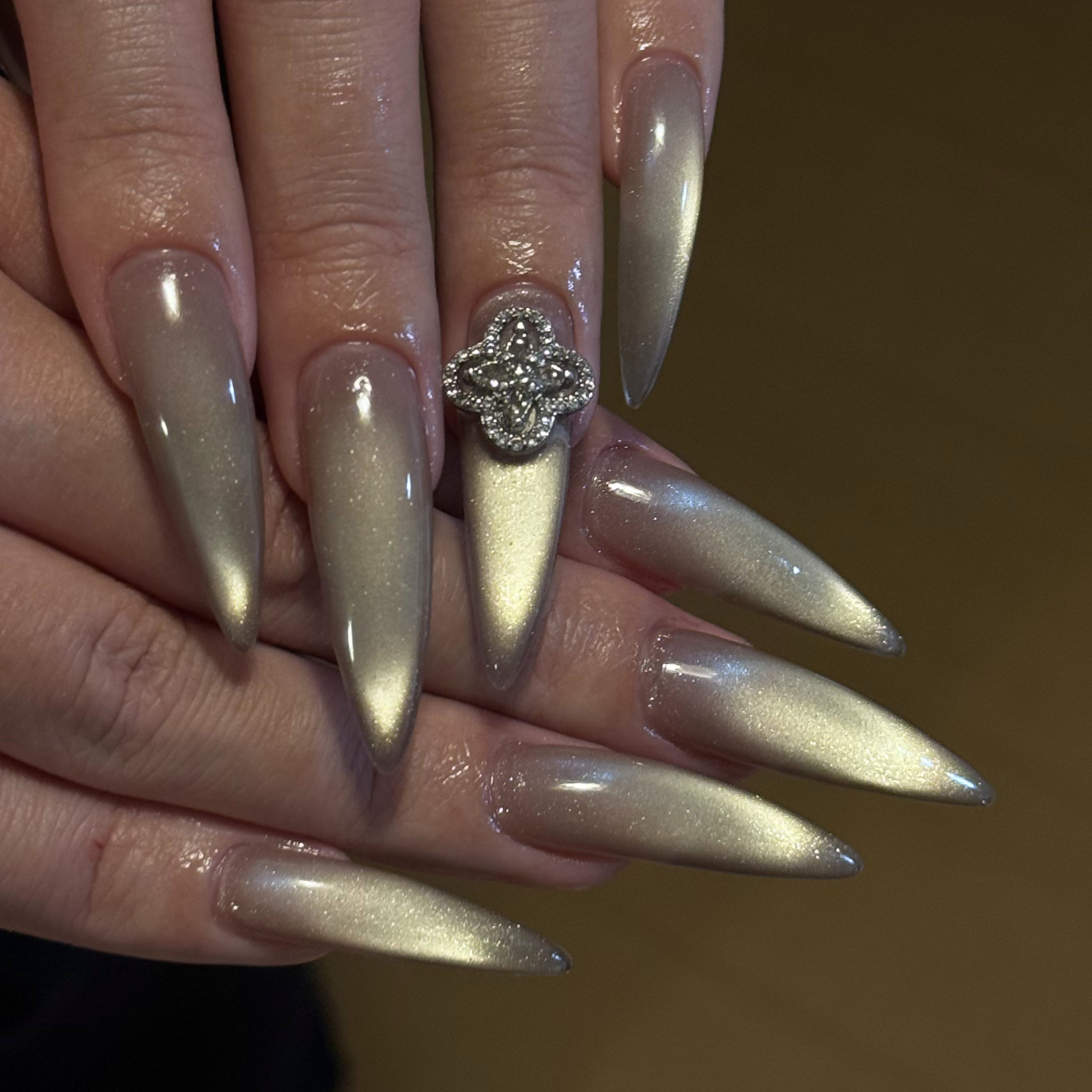 nail_ali.i