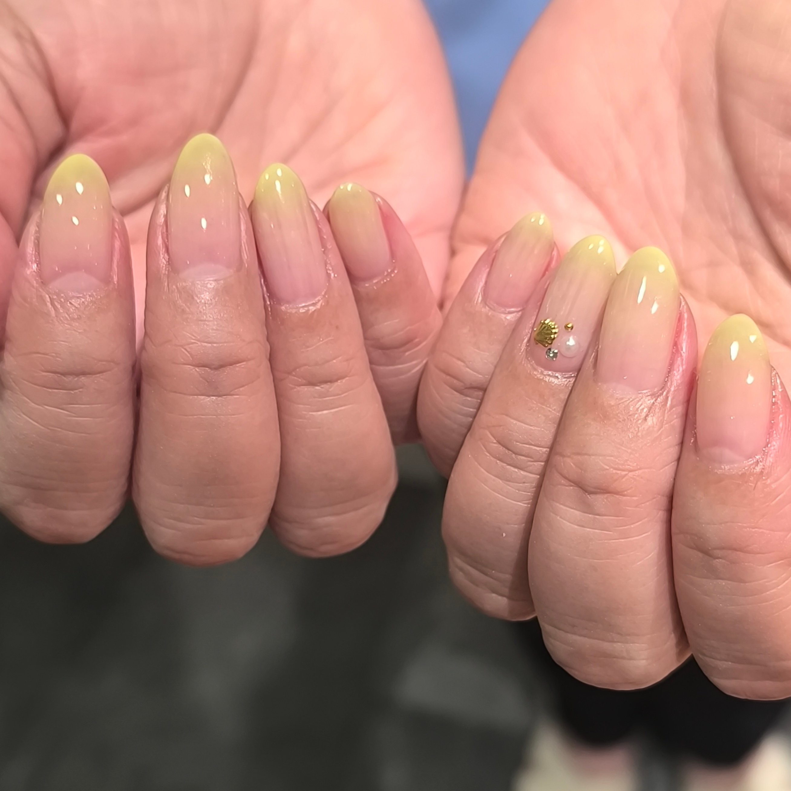 acanthus.nail
