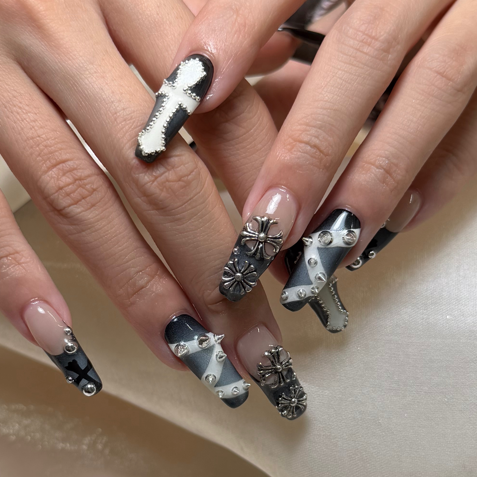 ChenoeNails