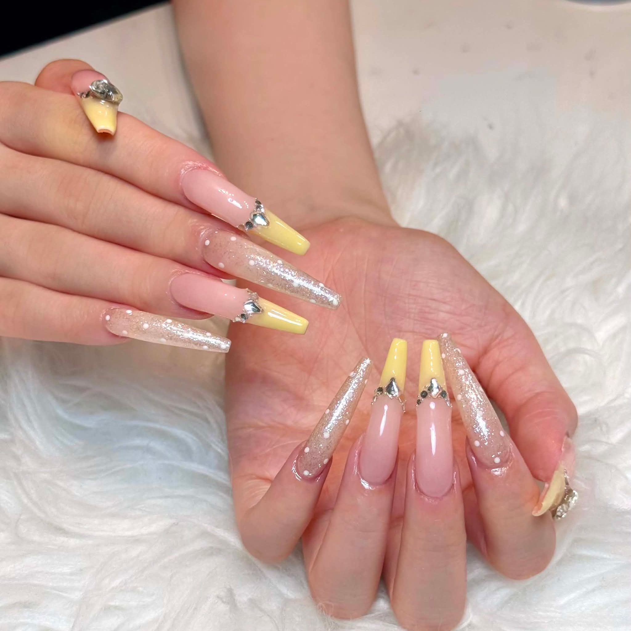 elimuse.nail