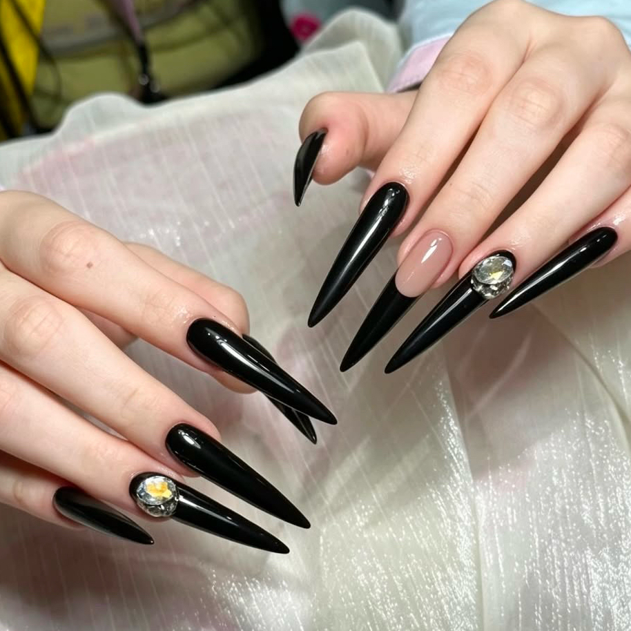DAISY_NAIL_MIA