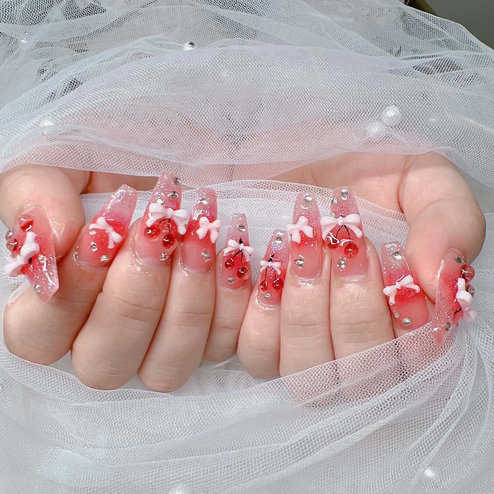 Lee_Nails