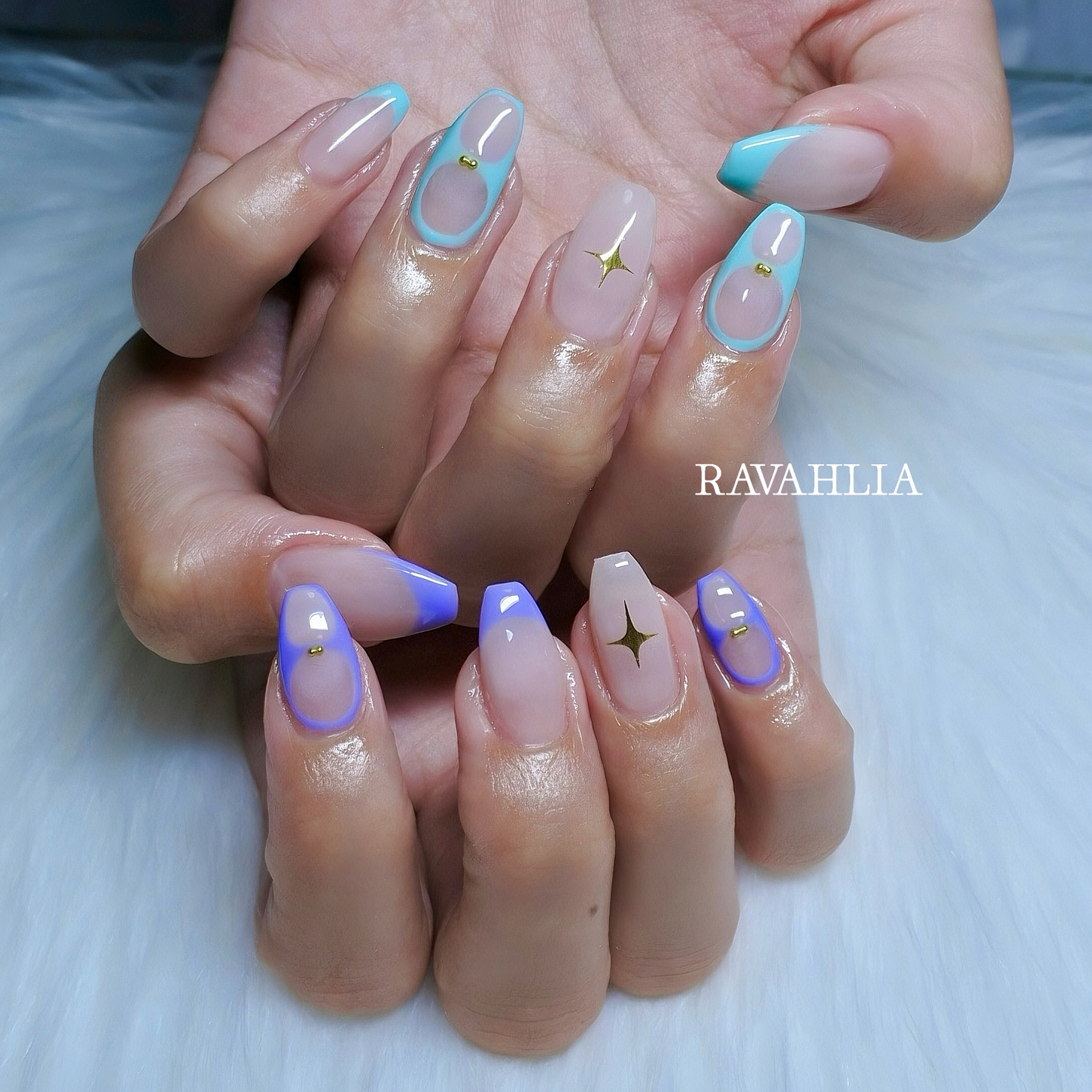 Ravahlia_nails