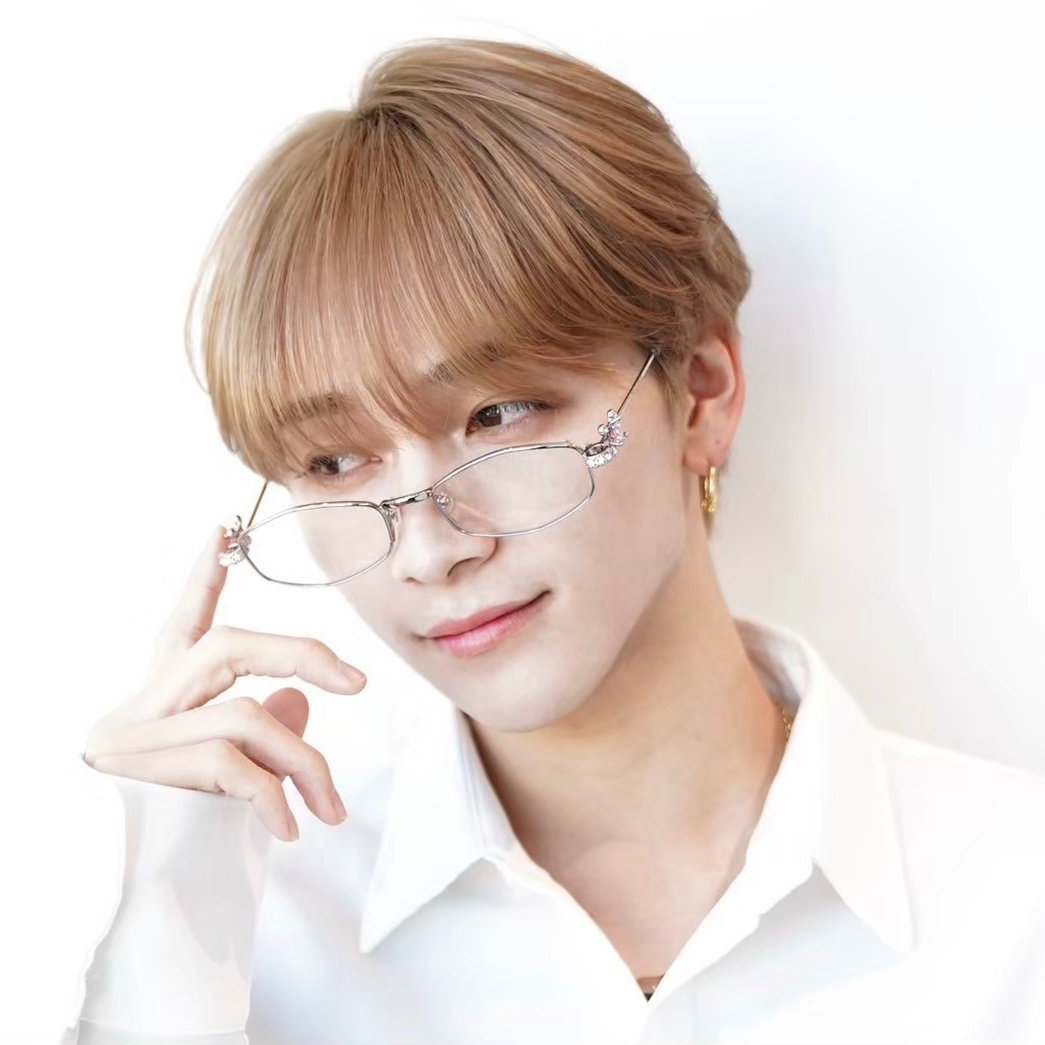 Hallis_shin