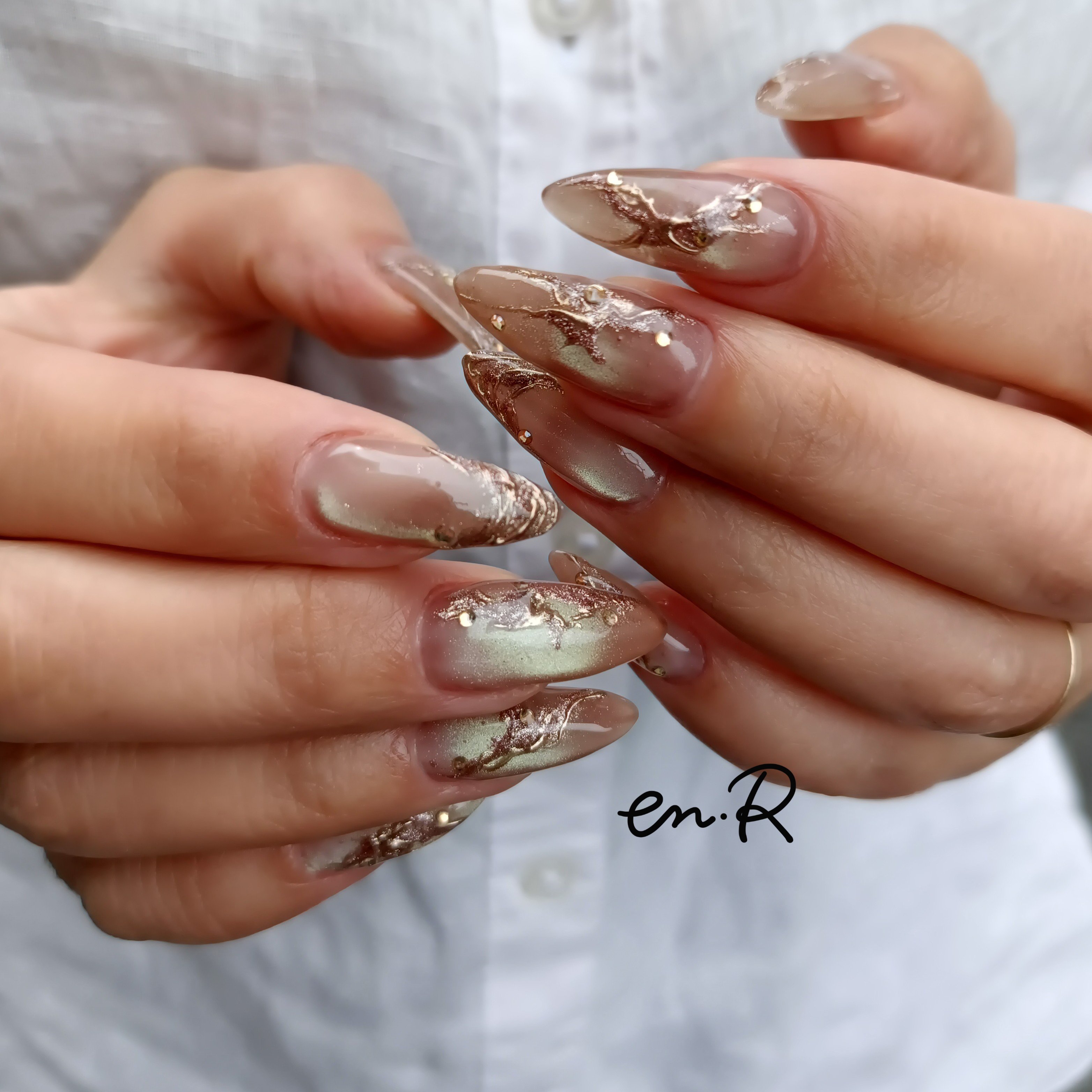 en.R_nail_anko