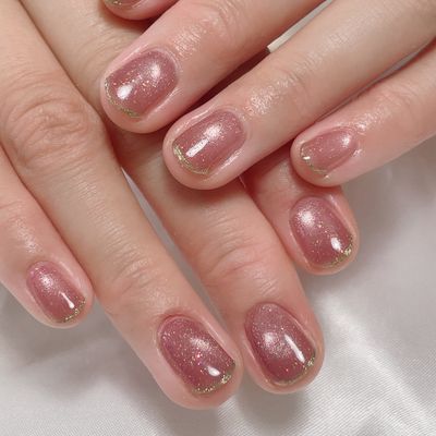 【オフィスネイルにおすすめ】ちゅるんマグネット×細ラメライン