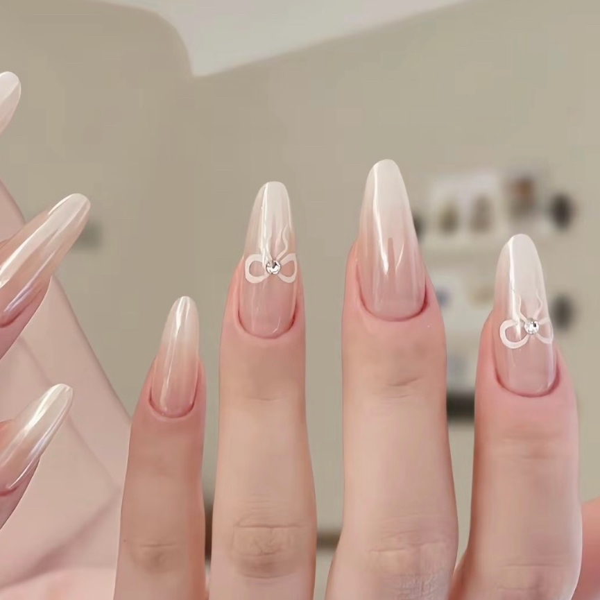 Mira.nail