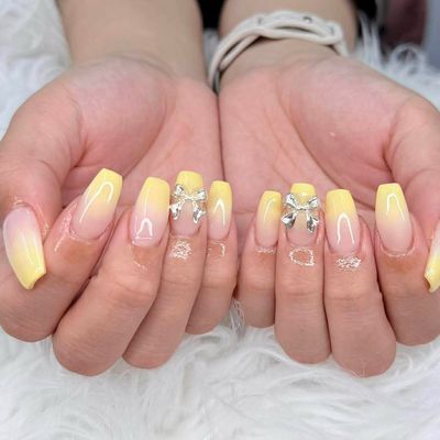 10本長さだし、グラテーションネイル (7500¥)