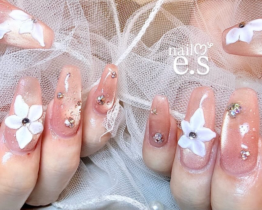 e.s_nail