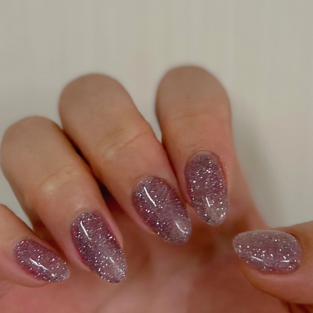 Silver.nails.room