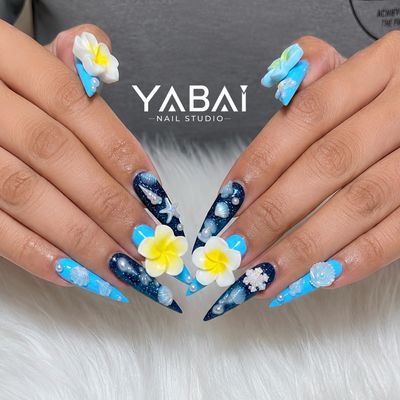 SNS 🌊🐚 夏の海を指先に閉じ込めたリゾートネイル🏝️✨