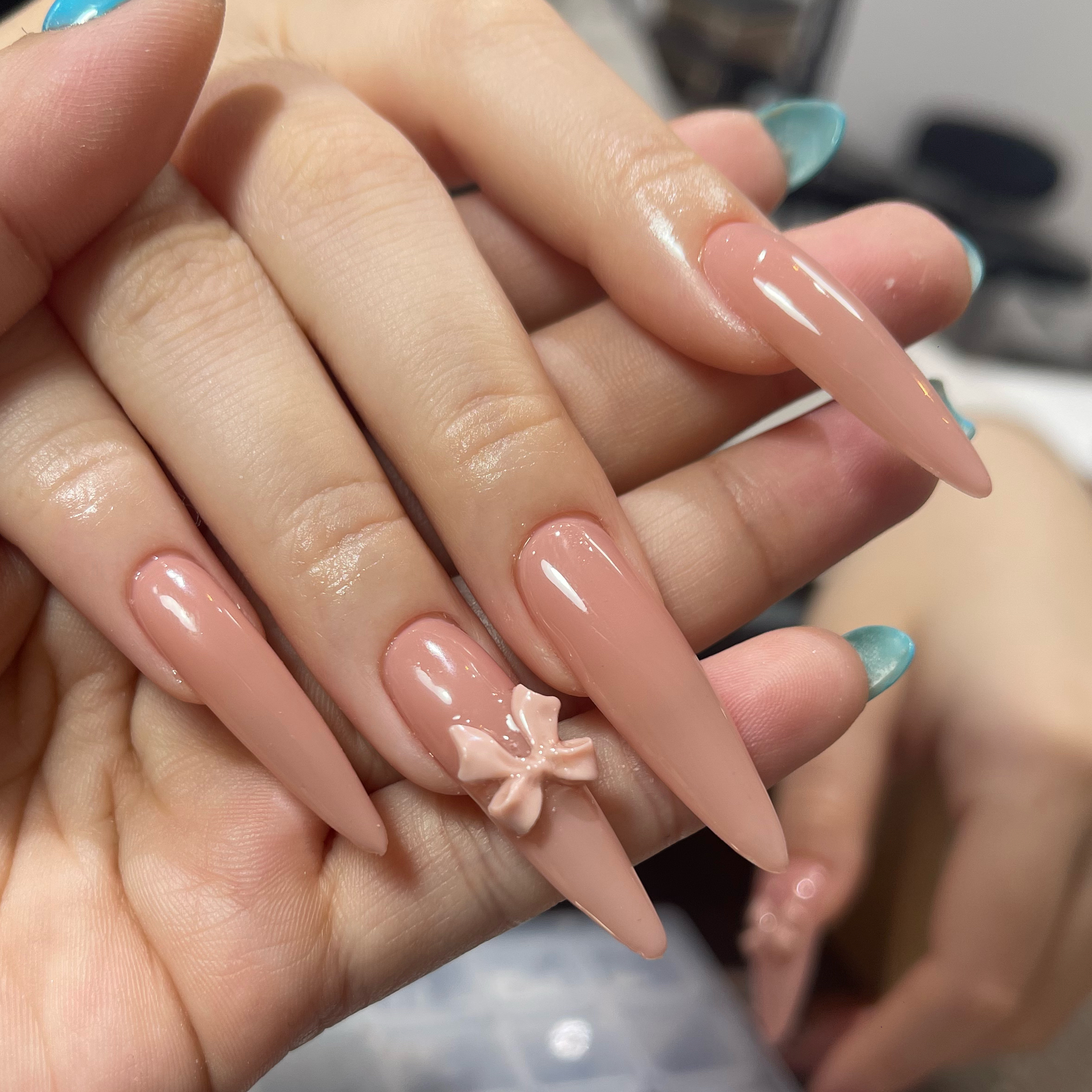 ami.lumidenails