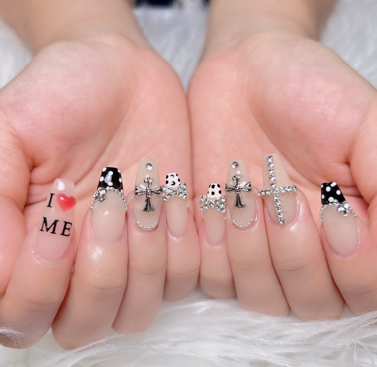 Mi.nail.Momoko