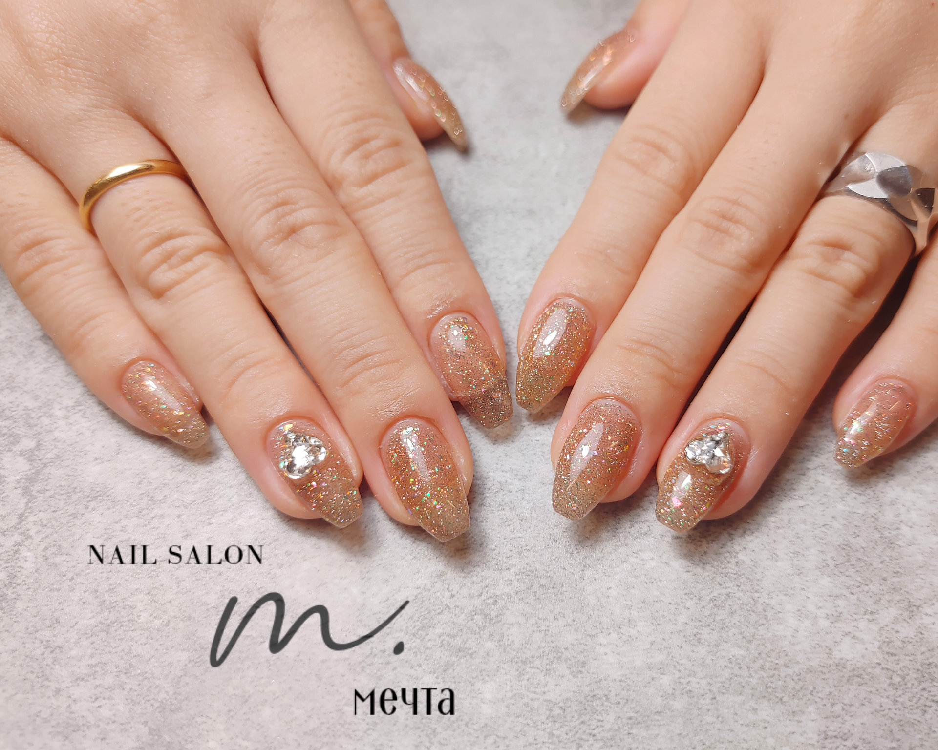 m_ye..nail