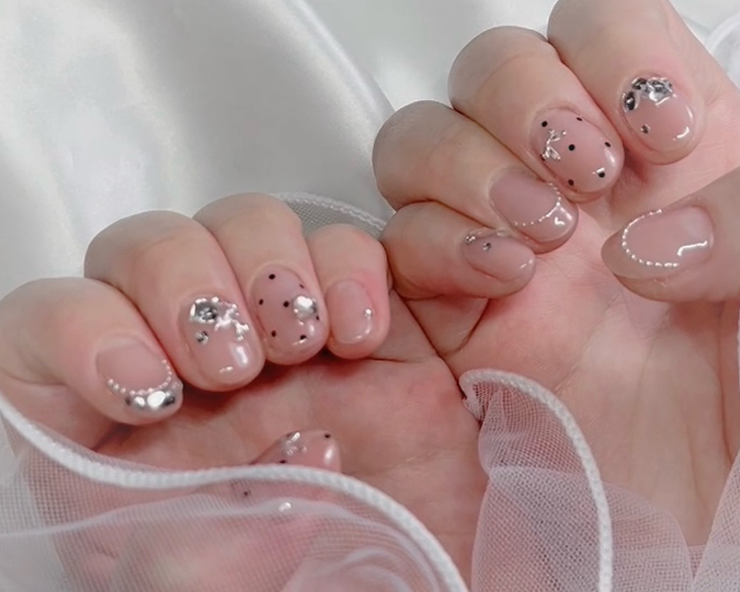 y_____nail