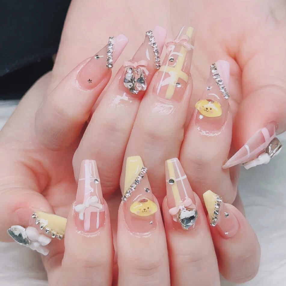 AkikoNail_Salon
