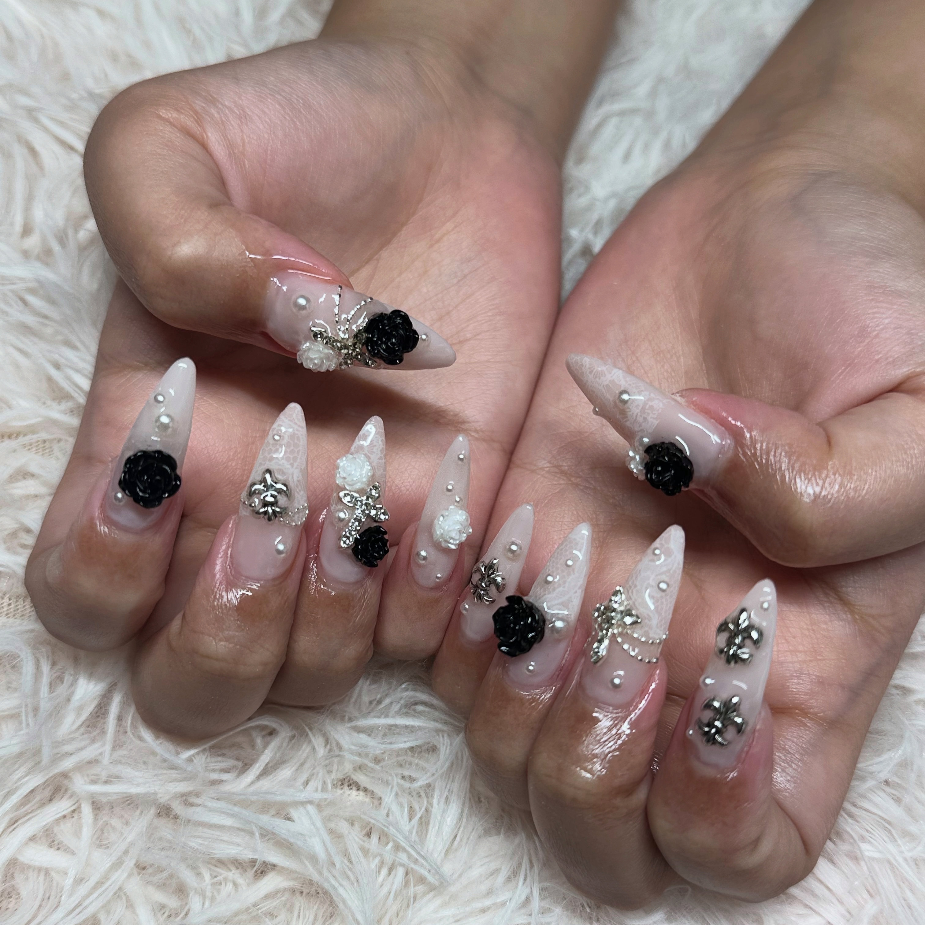 llai_nail