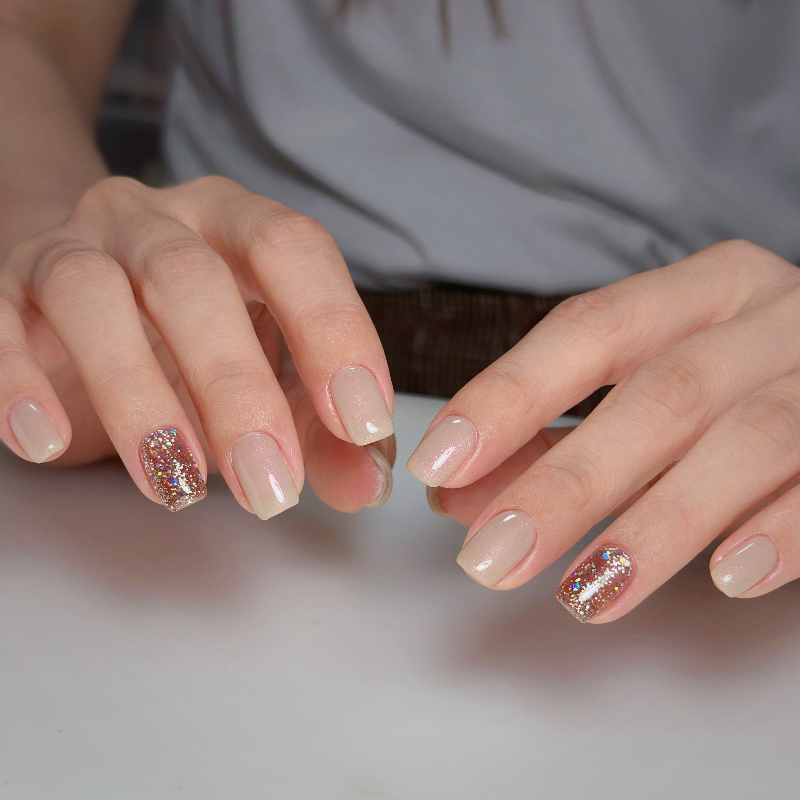thumbs.up.nail