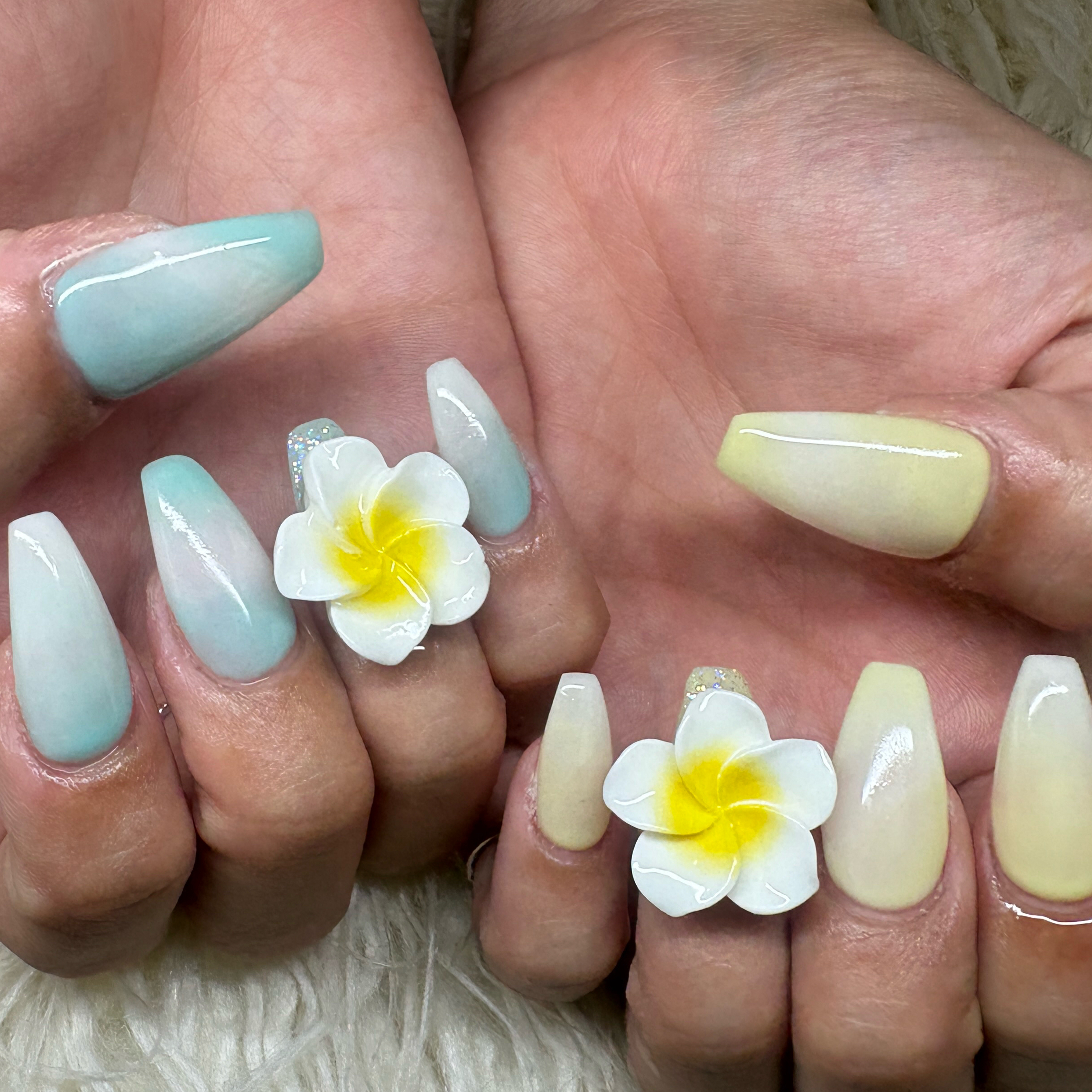Nail_salon_LuaR