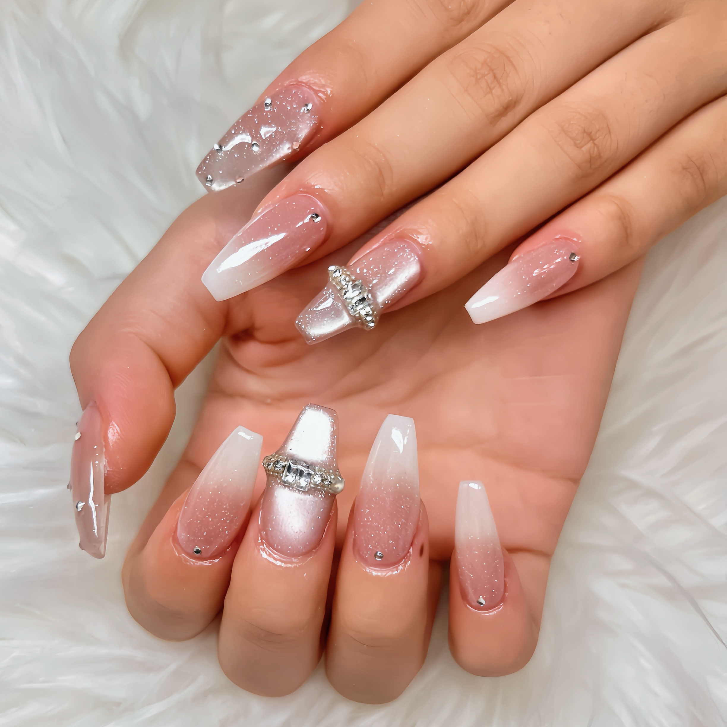 MOMO_NAIL.357