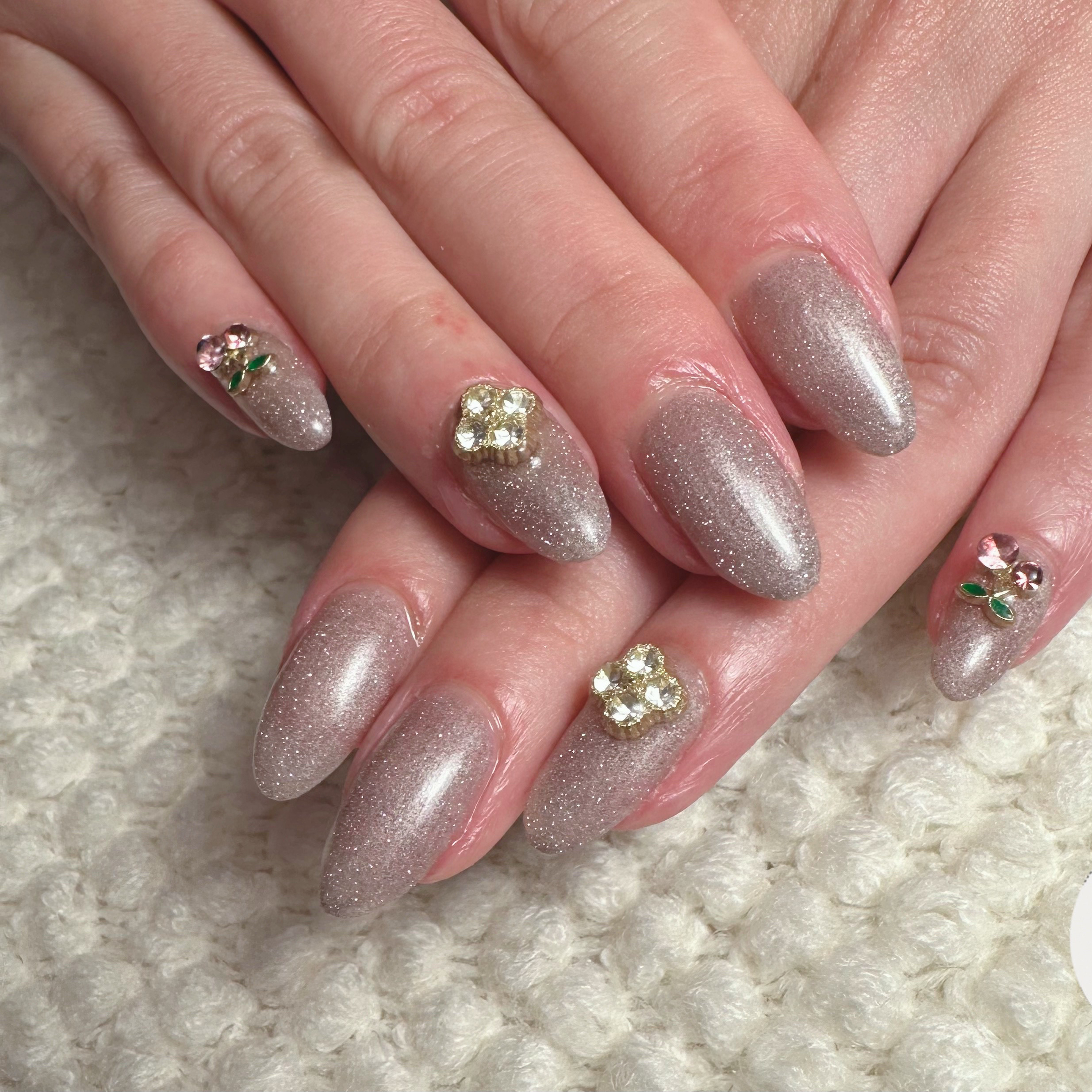 nail_salon_and_T