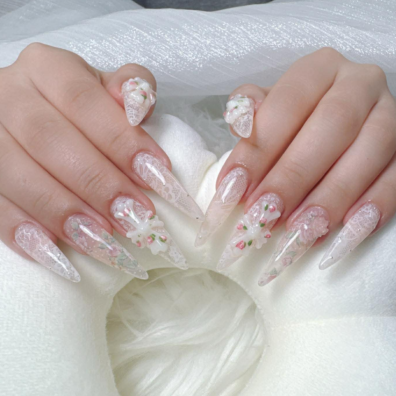 Har02_Nail
