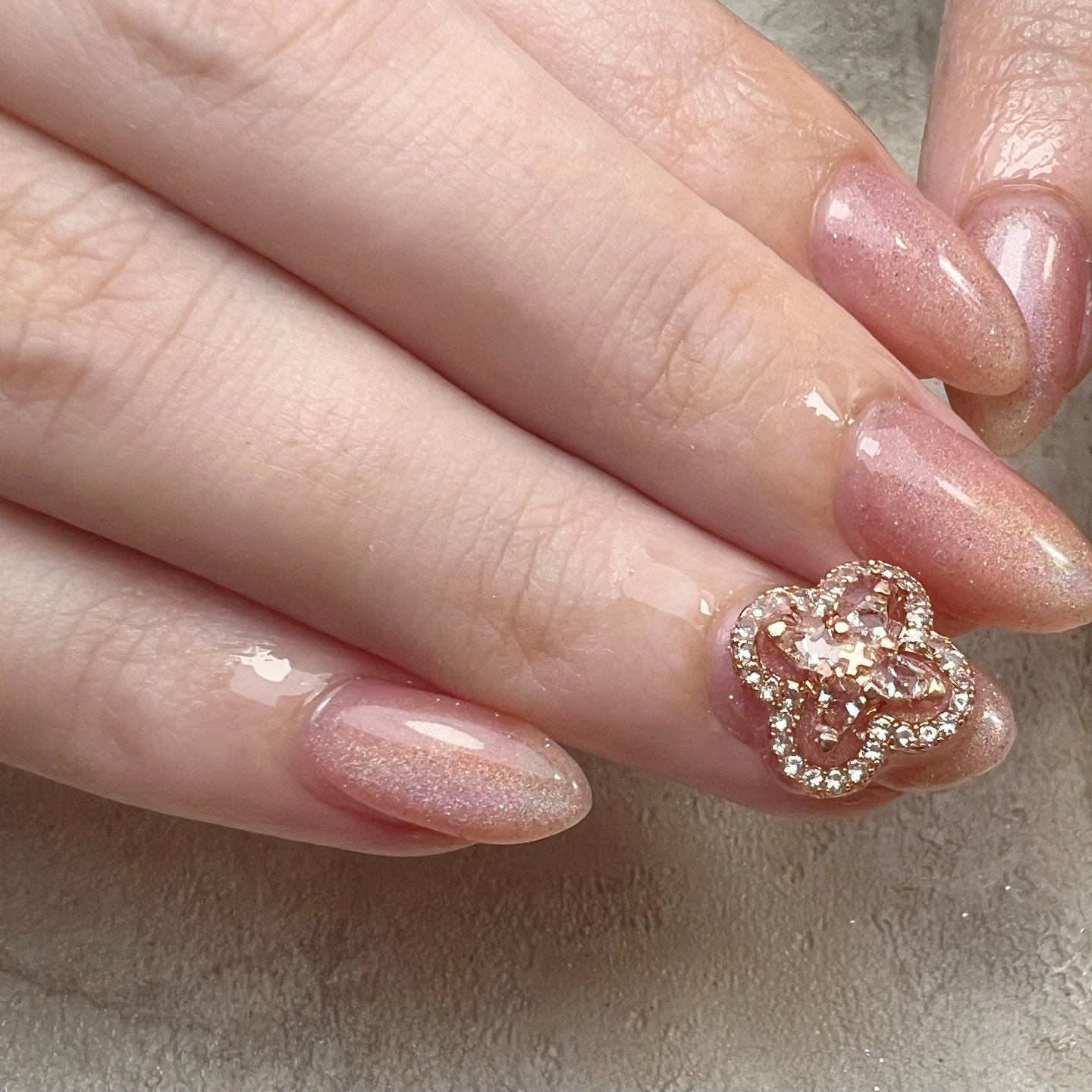nia_nail
