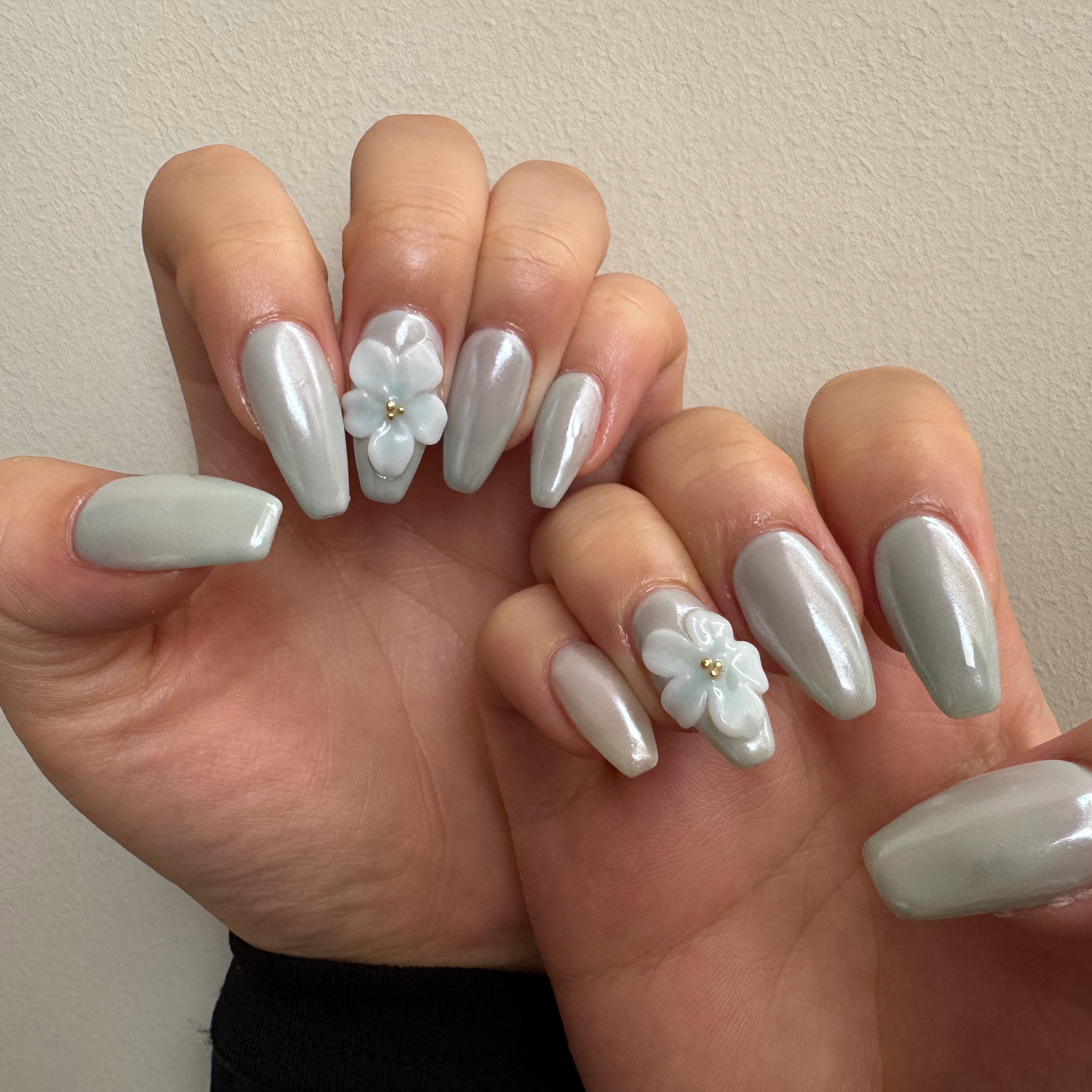 nailroom_emo