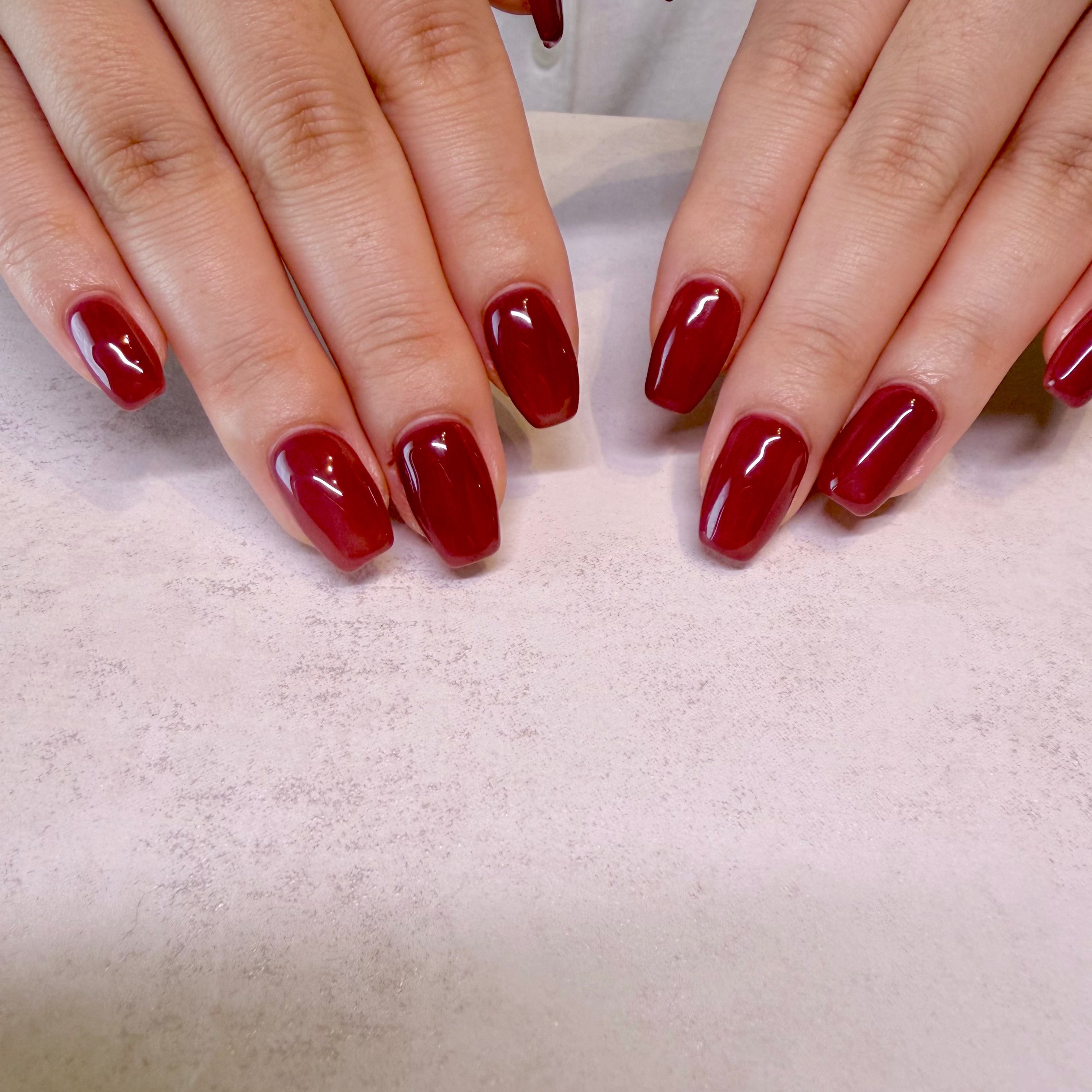 emu.nails