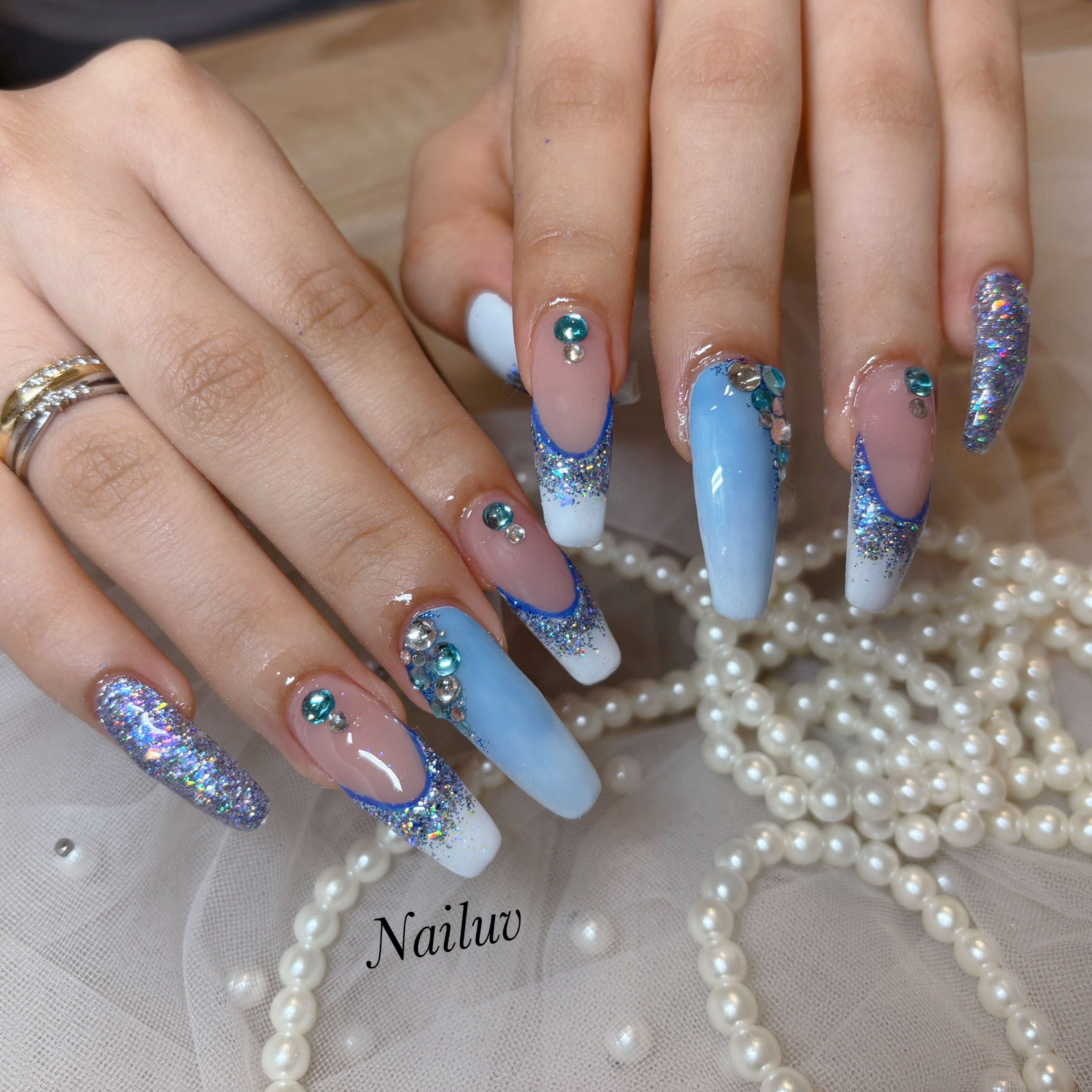 Nailuv